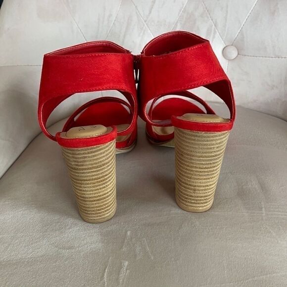 Vintage Havana Red Faux Leather Heels‎ - Picture 3 of 4